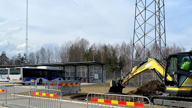 Markarbete har nu påbörjats på Svealandstrafikens bussdepå i Örebro inför installation av laddinfrastruktur