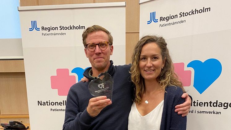 Eskil Degsell och Alexandra Dovin tar emot Tillsammanspriset