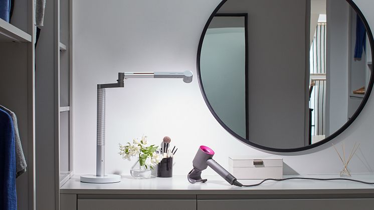 Dyson_Supersonic_Dressing_Room_Mood_Flyaway_Attachment_2021