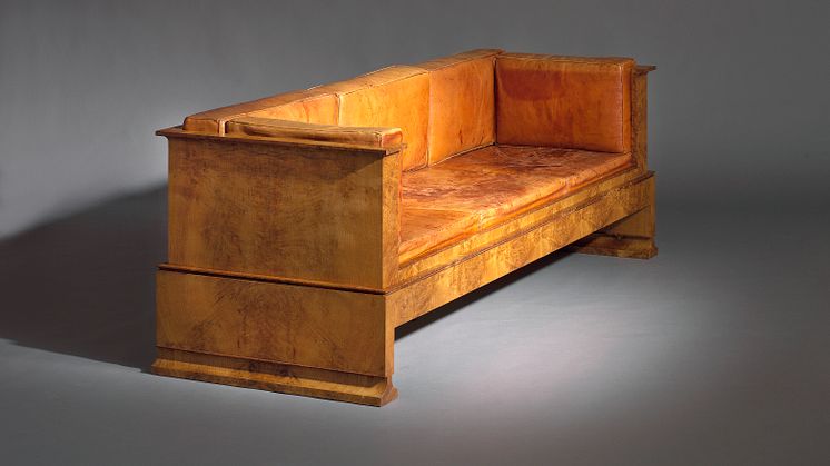 Kaare Klint: An early and unique freestanding three-seater sofa