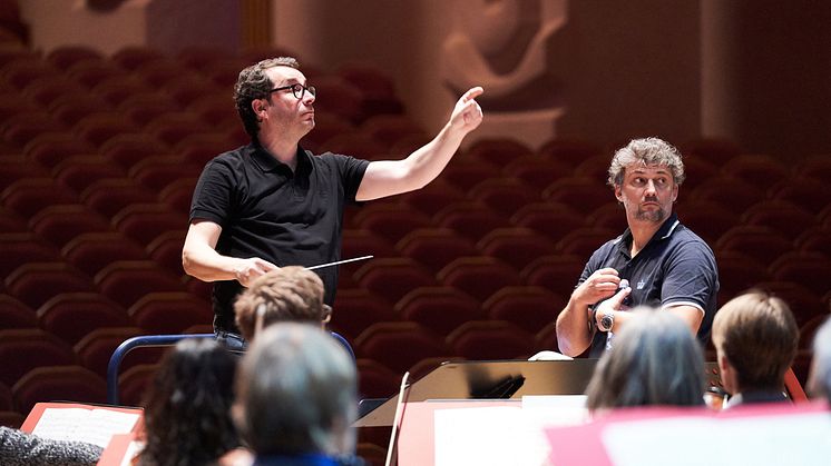 Generalprobe des Sinfonieorchesters Basel im Goetheanum: Dirigent Jochen Rieder und Tenor Jonas Kaufmann (Januar 2019) (Foto: Benno Hunziker)