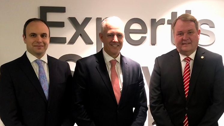 Från vänster: Davoud Amel-Azizpour CFO Colliers International EMEA, Chris McLernon CEO Colliers International EMEA, Dan Törnsten CEO Colliers International Sverige.