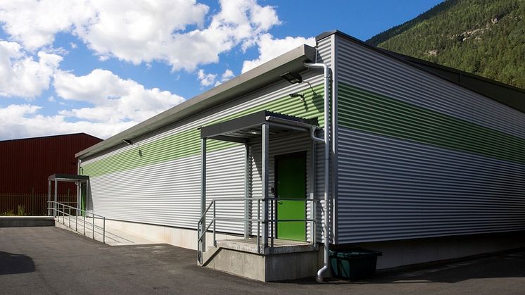 Green Mountain builds a Tier III certified data center in only 5 1/2 months. 