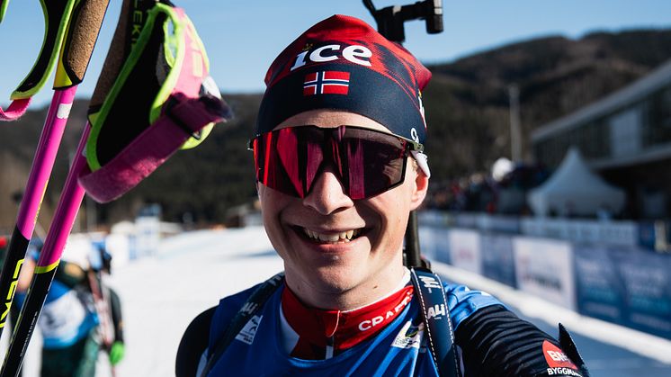 SMILER FOR VM-PLASS: Isak Leknes Frey er klar for å reise til Otepää. Foto: Emil Sørgård/NSSF