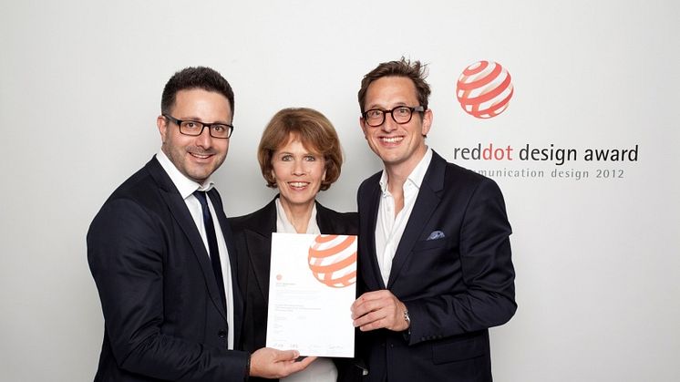 Red Dot Award-Gewinner: Carsten Frederik Buchert (Leiter Marketing & Communications, Felix Burda Stiftung), Dr. Christa Maar (Vorstand, Felix Burda Stiftung), Jan Kruse (Geschäftsführer, Ligalux)