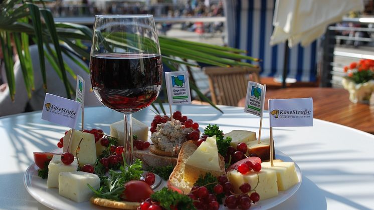 Käse und korrespondierende Weine - ein Hochgenuss am Kieler Bootshafen