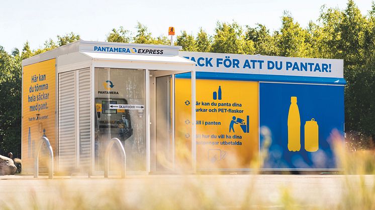 Det finns cirka 60 likadana maskiner på olika återvinningscentraler i Sverige. Foto: Pantamera