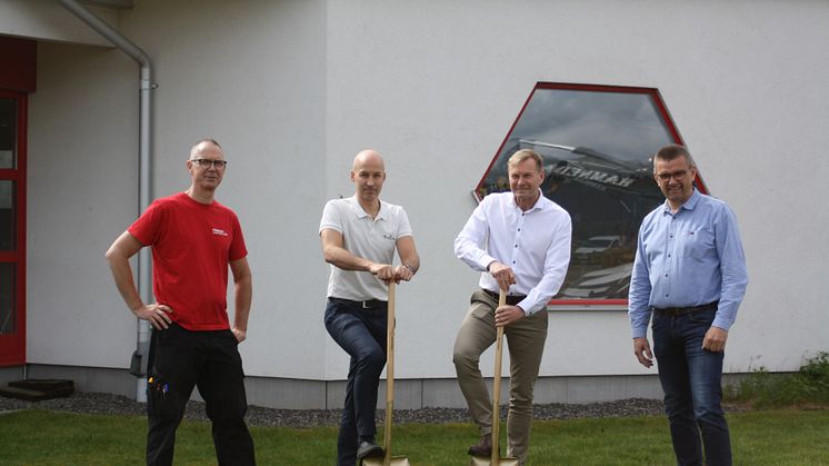 Från vänster: Marcus Wahlgren, Fastighetsansvarig, Mats Jeppsson, Innovation Manager, Ulf Nicklasson, VD Emballator Plastics & Innovations, Håkan Larsson, VD Emballator Lagan Plast.
