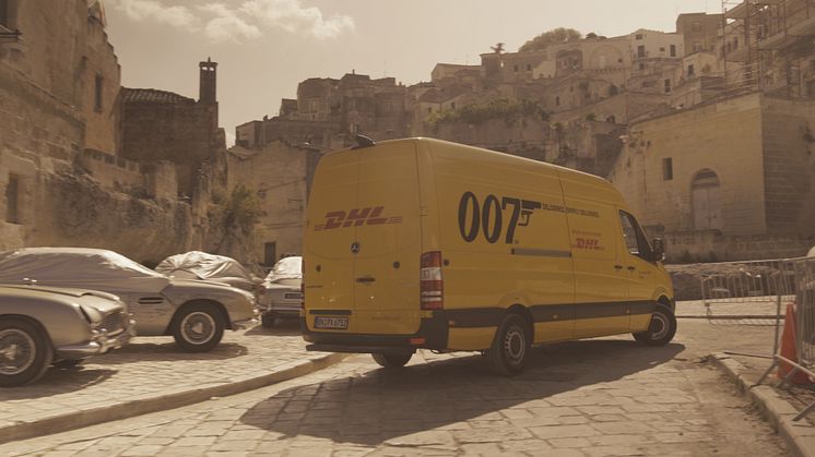 For 5. gang har DHL haft en afgørende rolle bag kulisserne til en ny James Bond-film. Det var logistikfirmaets opgave at sørge for, at filmenhederne altid havde det rigtige udstyr til rådighed på rette tid og sted. 