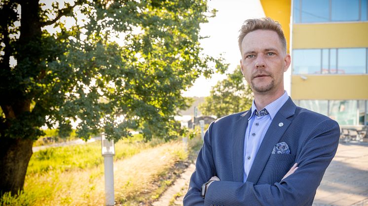 Nu slipper anställda vänta till den 25:e för att få ersättning för sina privat utlägg, säger Johan Jönsson produktägare på Hogia