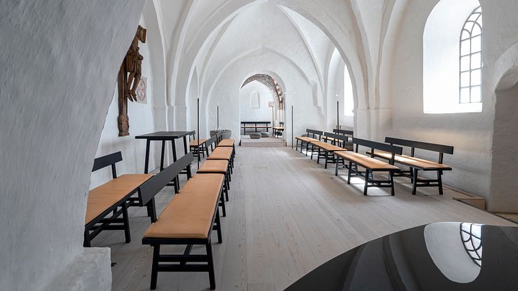 The transformation of Sdr. Asmindrup church has brightened up the room and makes use of light furniture