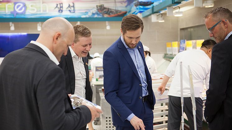 Norske eksportører under et besøk i en koreansk supermarked tidligere i år