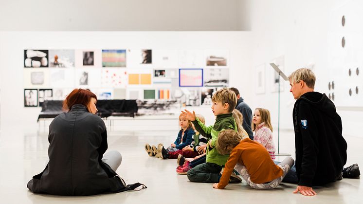 Familjevisning på Moderna Museet Malmö. Foto: Sanna Dolck Wall 