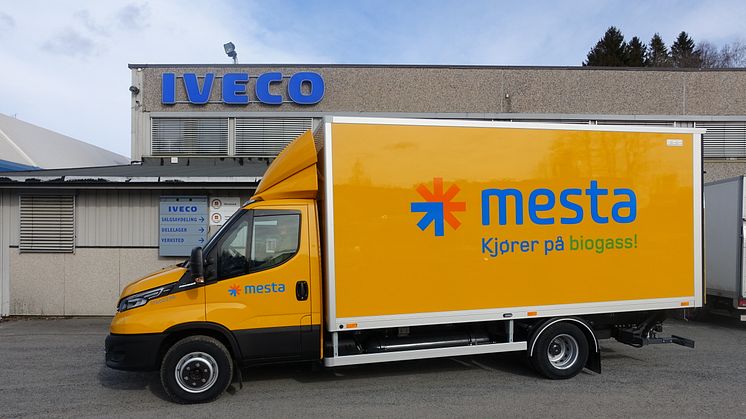 IVECO leverer første biogassbil til Mesta som sikrer en CO2-reduksjon på opp til 95 %. 