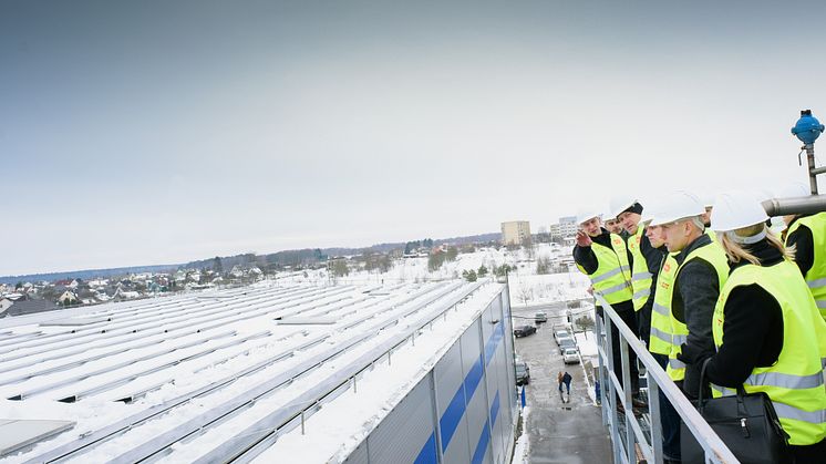 Den största fotovoltaiska installationen i Baltikum ovanpå RETAL-fabriken, Lentvaris, Litauen / Foto: Tomas Lukšys)