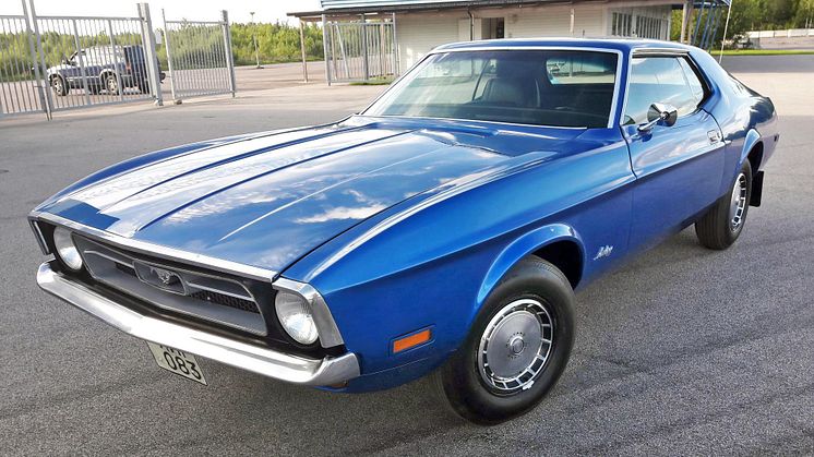Den tilltänkta flyktbilen, en 1971 års Ford Mustang, är idag återställd till samma utförande som den var vid rån- och gisslandramat 1973