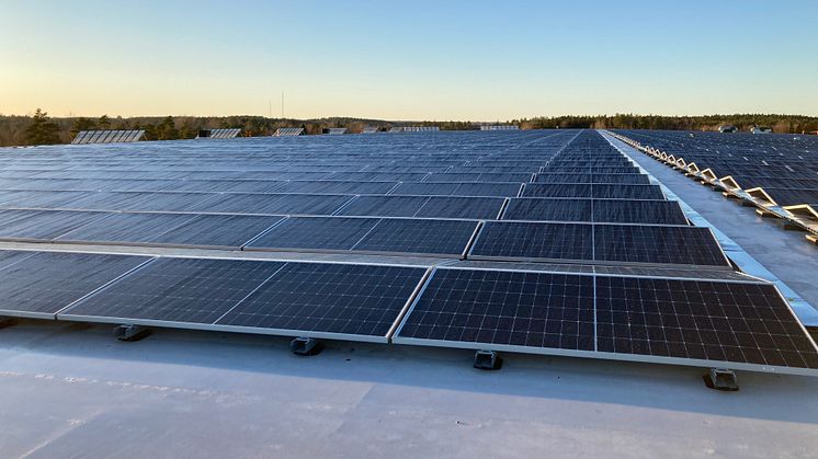 Axfood bygger Sveriges största takbaserade solcellsanläggning