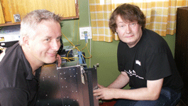 Hafsteinn Jonsson och Peter Löthberg hemma hos Peters mamma på Råtorp när det slogs världsrekord 2007. 