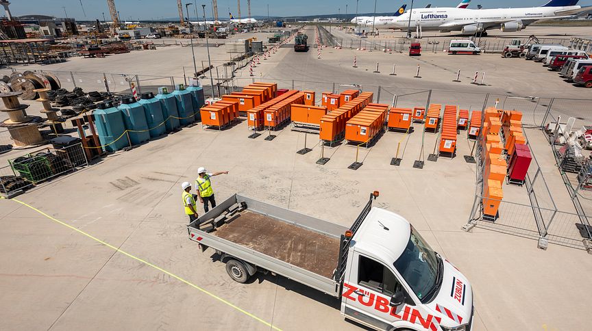 The T3 construction site at Frankfurt Airport: A team from ZÜBLIN Construction Logistics coordinates and organises the infrastructure and all logistics processes surrounding the major part of the airport expansion. copyright: Ed. Züblin AG  