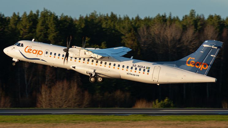 Air Leaps nya flygplansmodell ATR 72-500 lyfter från Bromma Flygplats. Fotograf: William Skoglund