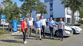 Gemeinsam für E-Mobilität: (v. l.) Stefanie Mollemeier, Daniel Utermöhle, Felix Wittpoth, Bernd Hesse (alle Mettenmeier GmbH), Mike Süggeler und Wilhelm Engemann vom Team E-Mobilität bei Westfalen Weser.