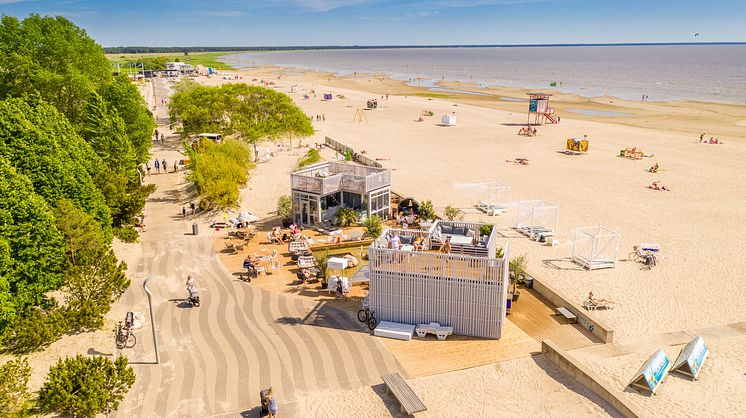 Spendera en avslappnande sommarsemester på Pärnu strand i Estland. Foto: Reimo Ruubel.