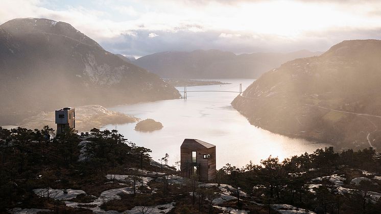 The Bolder Starlodge is hovering high above one of Norway´s most beautiful fjords. Staying here for a day or two, does something to you. Photo: Henrik Moksnes, www.bitmap.com