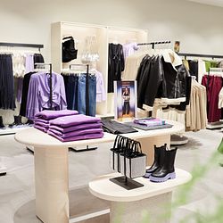 Store images