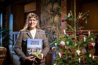 Lagom till julmarknaden släpptes en ny bok om Tjolöholms slott, skriven av Elisabeth Svalin Gunnarsson.