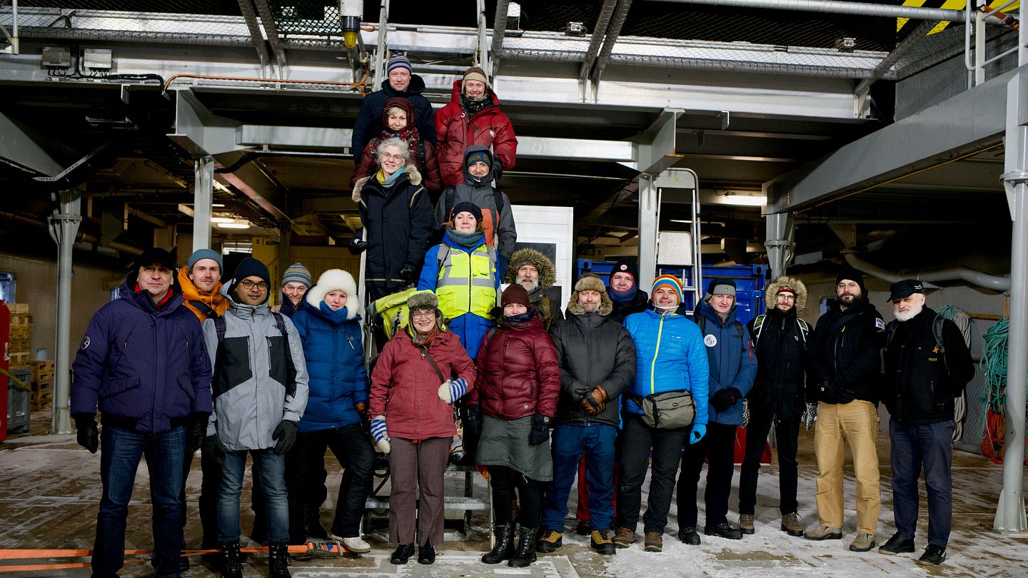 Workshopdeltakerne ombord Polarsyssel (Foto: UNIS)