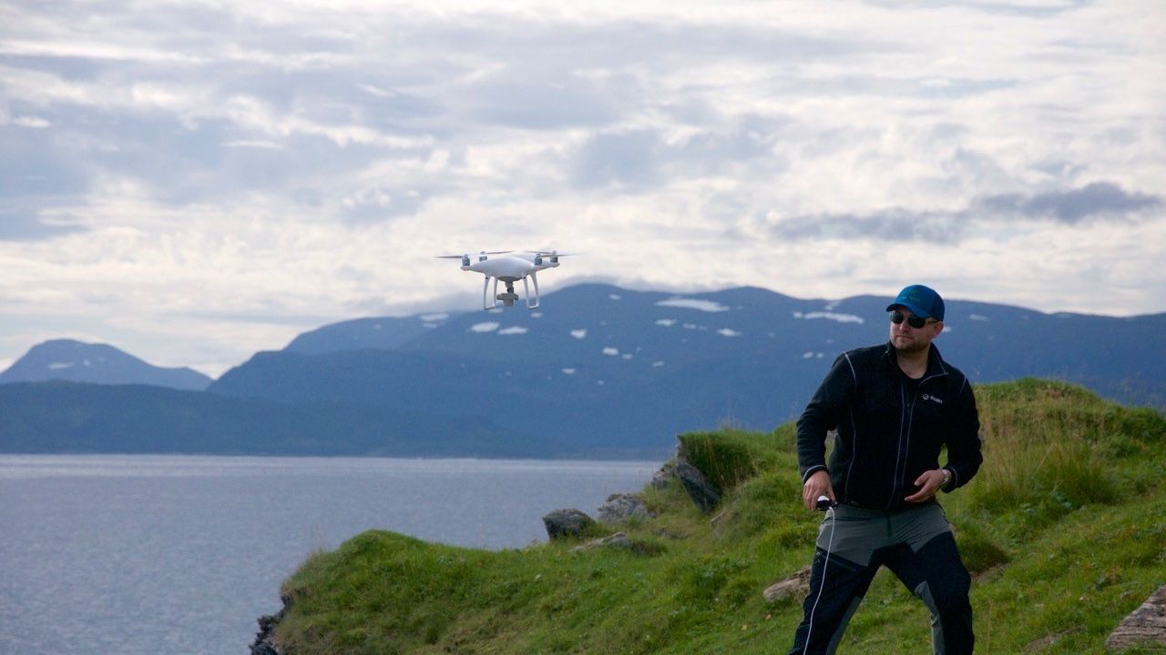Dronen opereres av Morten Thorstensen, Akvaplan-niva