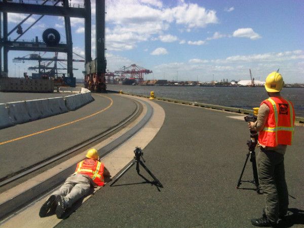 Filming an STS crane go round corners with Cavotec Panzerbelt #Cavotecfilm