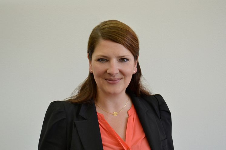 Anja Hofmann, Gründungs- und Vorstandsmitglied der Deutschen Bildung