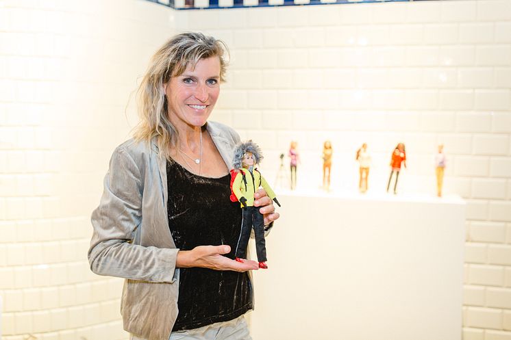 Evelyne Binsack mit eigener Barbie Puppe