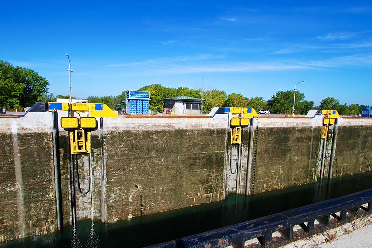 Three MoorMaster™ automated mooring units at the St. Lawrence Seaway