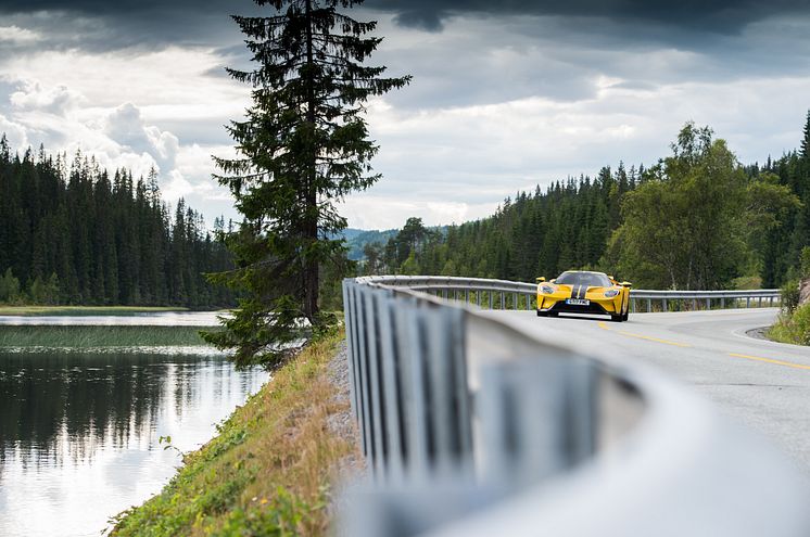 Verdens smukkeste rute – den norske kyststrækning i Ford GT