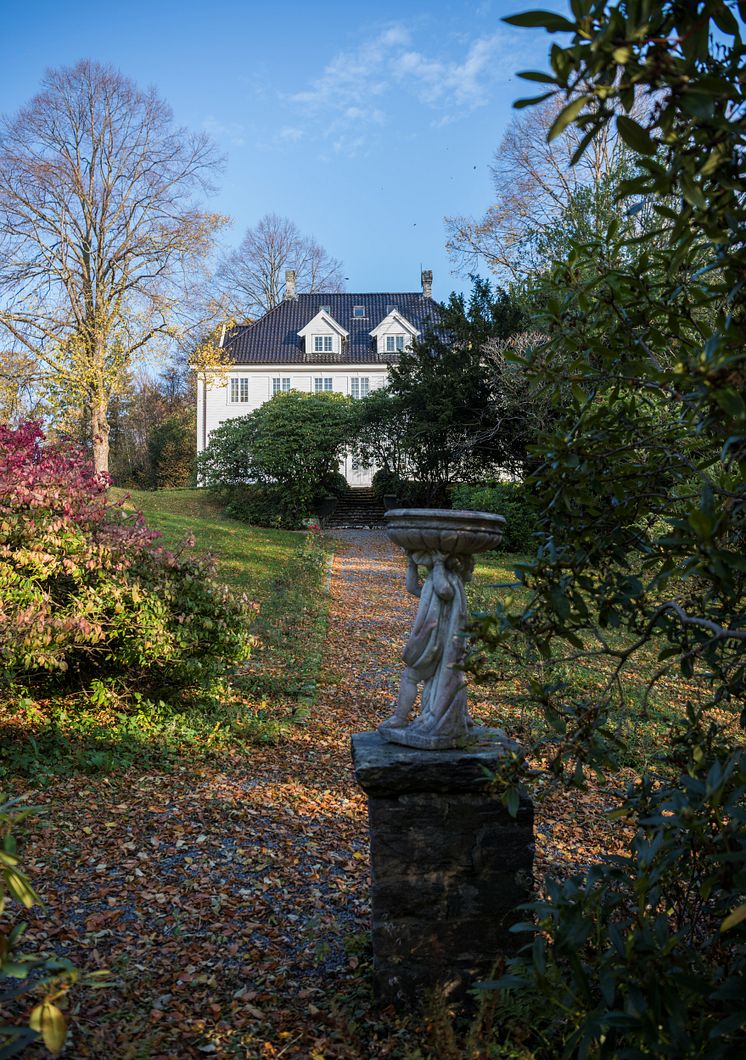 Storetveit house and garden in Bergen
