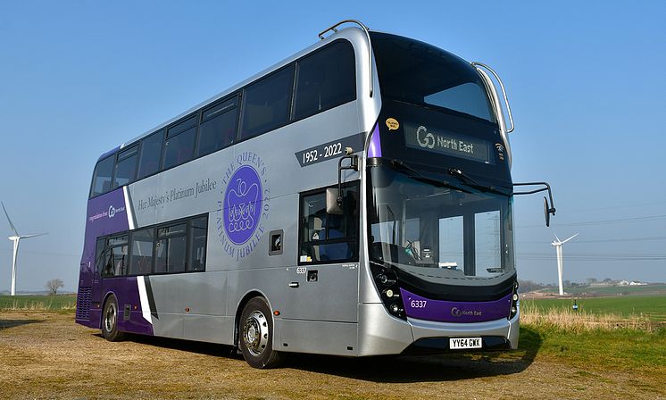 Queen's Platinum Jubilee bus (3)