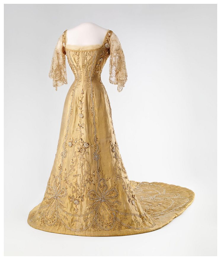 Queen Maud's coronation dress, Vernon, Silkehuset 1906 Photo National Museum Annar Bjorgli_Teigen Fotoatelier
