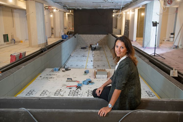 Sofie Glad visar bygget av spa och gym på Elite Palace
