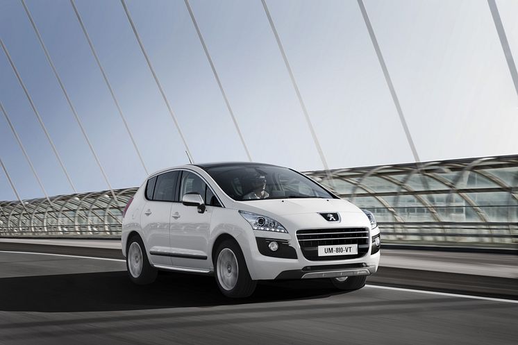 Peugeot leder loppet mot låga koldioxidutsläpp - Peugeot 3008 HYbrid4