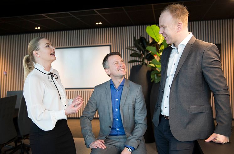 (Fra venstre) Ingrid Didriksen Bergh (40), Sindre Strupstad Andreassen (36) og Jørn Skaaraas (37) er alle nominert til Årets unge leder av Assessit. 