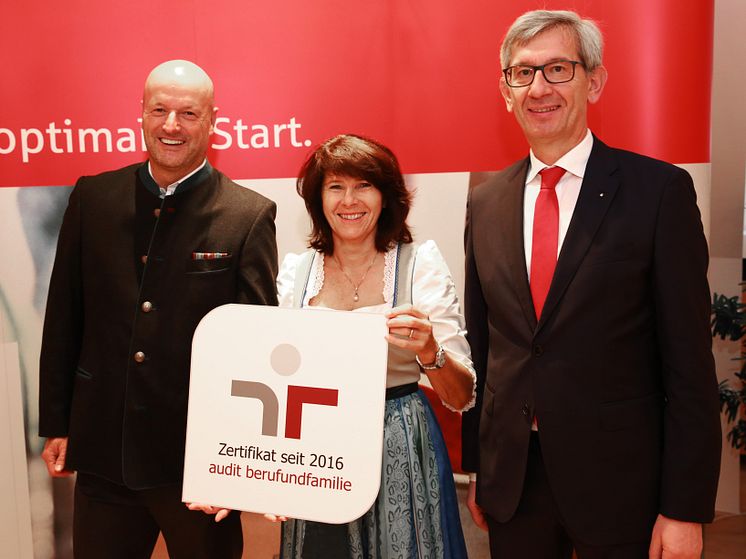 Stadtsparkasse München erhält Auszeichnung für Audit Beruf und Familie