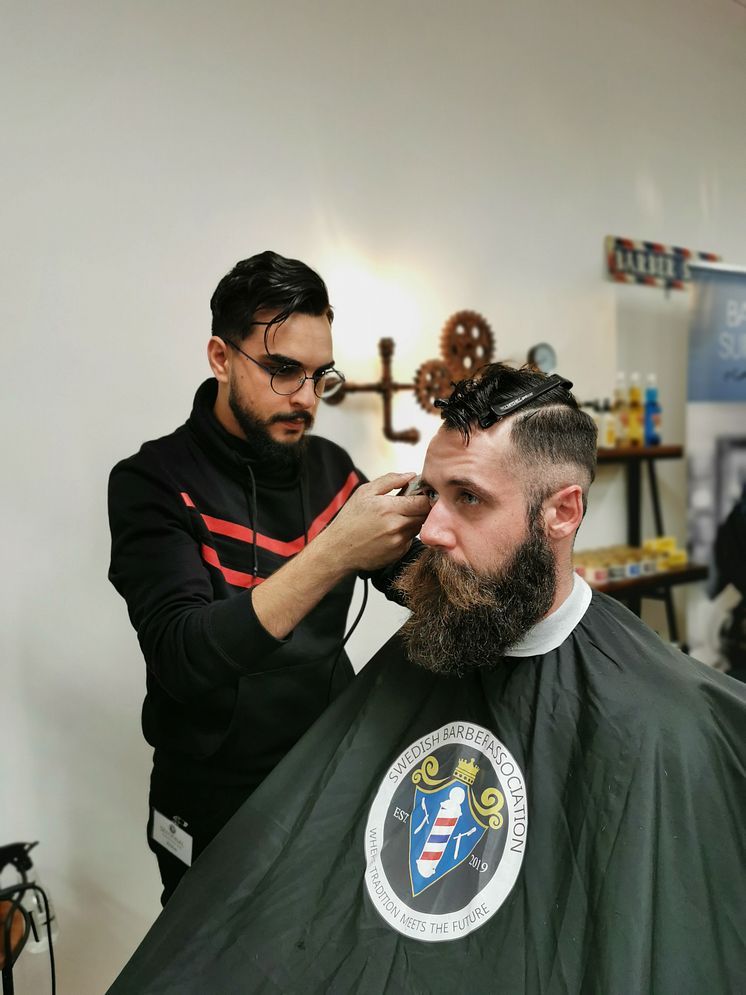 Abbe Al-Jadir, Royal Barbershop