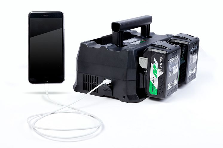 HiKOKI batterilader Kombi UR18YTSL koblet til iPhone (mobil)