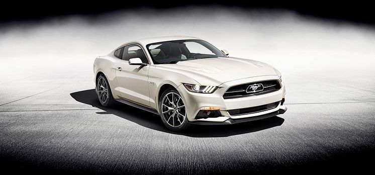 Ford hyllar femtioåringen Ford Mustang med en 50 Year Limited Edition