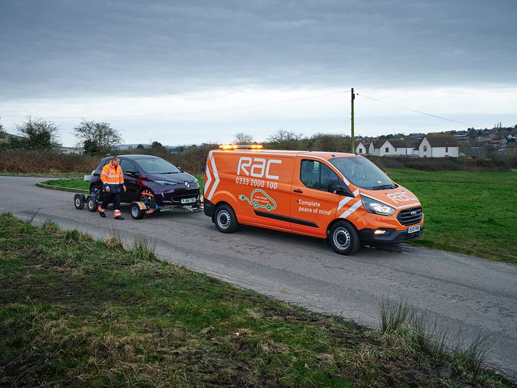 The RAC All-Wheels-Up recovery kit in action