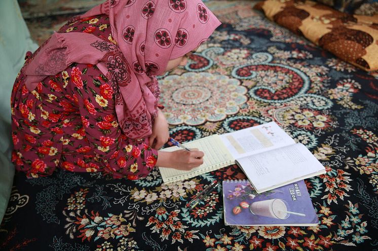 Zahra, 15 år i Afghanistan, hade hoppats på att komma tillbaka till skolan efter pandemin - men då tog talibanerna över makten. 