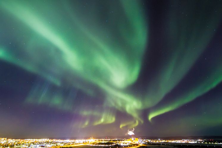 GettyImages-Aurora over Kiruna.jpg