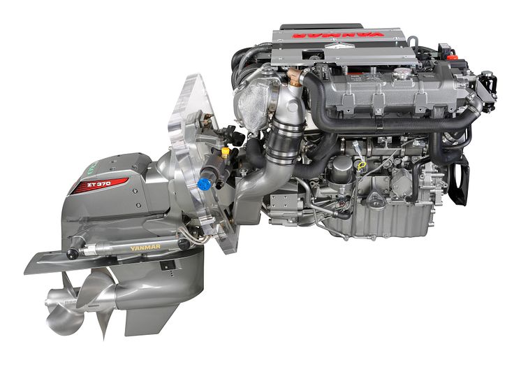 Hi-res image - YANMAR - YANMAR 4LV sterndrive marine diesel engine with the YANMAR ZT370 